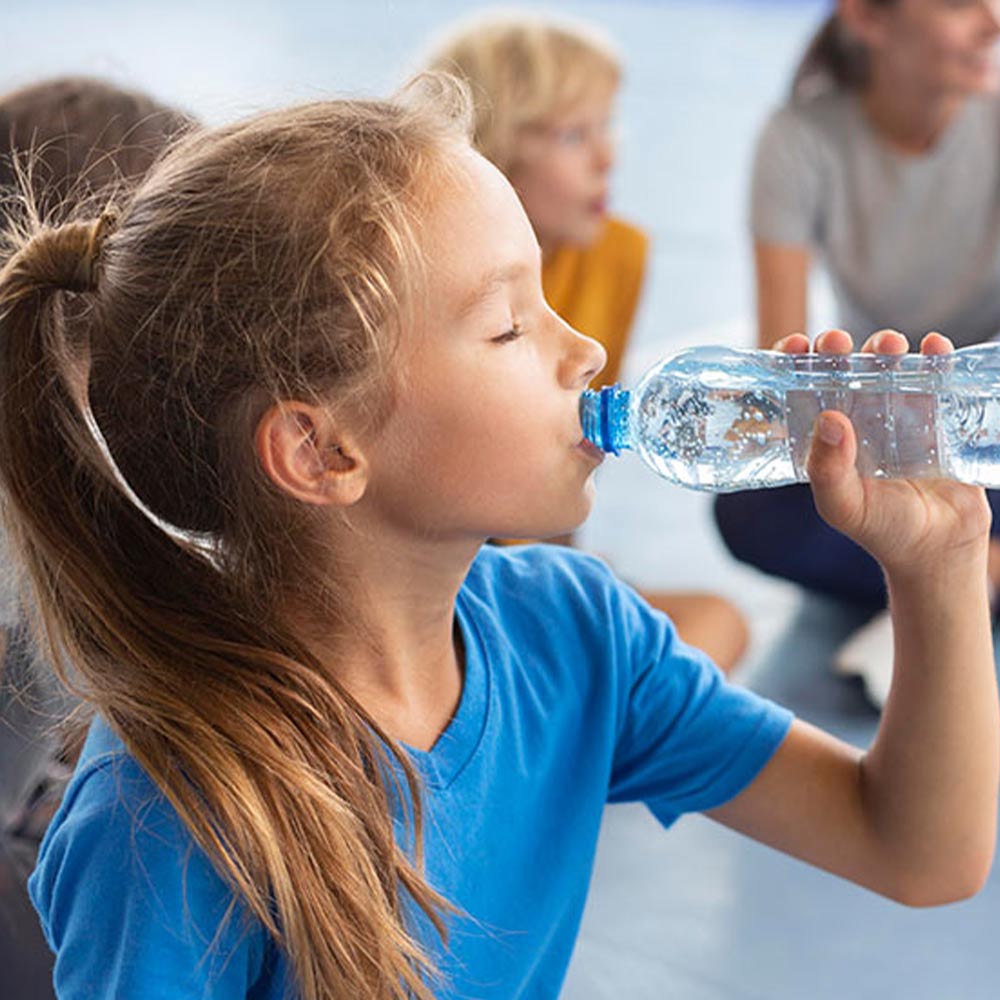 Acqua e idratazione per i bambini