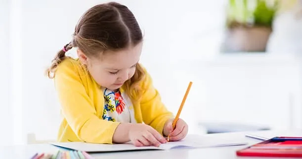 Insegnare a scrivere ai bambini